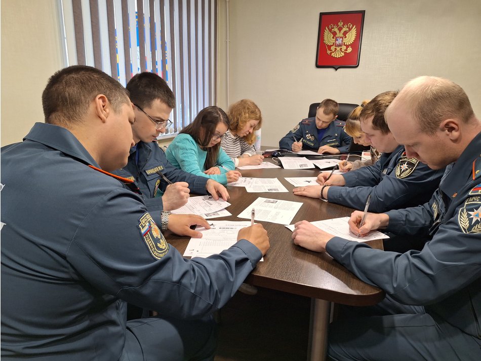 /G_Новости/G_2024Сотрудники Испытательной пожарной лаборатории приняли участие в Диктанте Победы